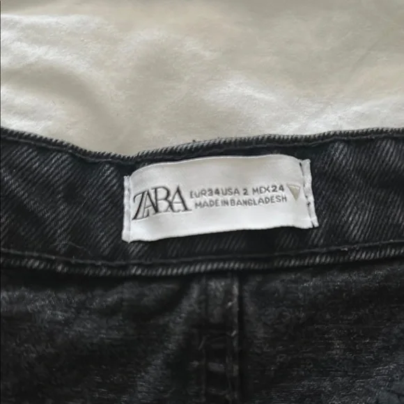 Zara Black Jean Shorts - Picture 2 of 3